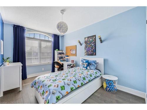 1355 Delco Court, Mississauga, ON - Indoor Photo Showing Bedroom