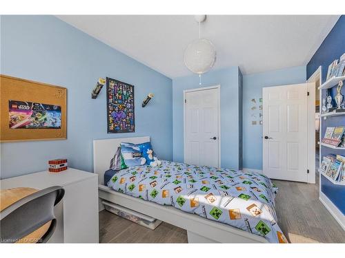 1355 Delco Court, Mississauga, ON - Indoor Photo Showing Bedroom