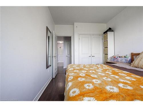 422-33 Whitmer Street, Milton, ON - Indoor Photo Showing Bedroom