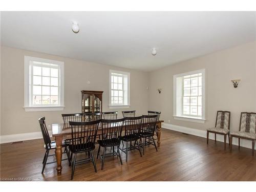 422-33 Whitmer Street, Milton, ON - Indoor Photo Showing Dining Room