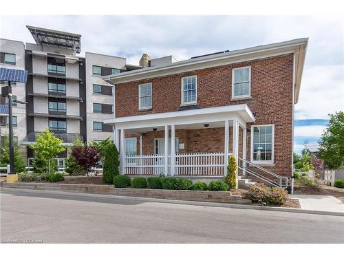 422-33 Whitmer Street, Milton, ON - Outdoor With Deck Patio Veranda With Facade