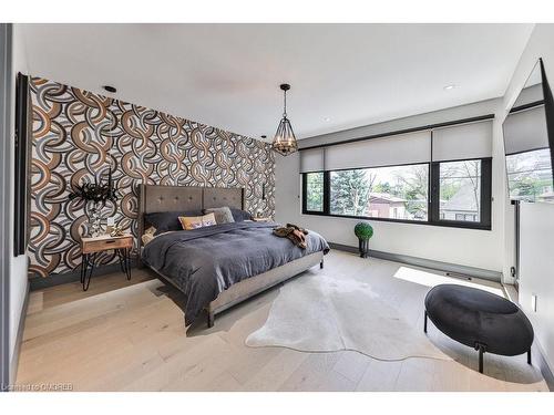 1617 Trotwood Avenue, Mississauga, ON - Indoor Photo Showing Bedroom