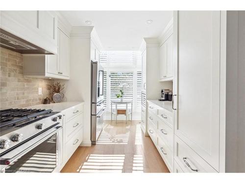 2329 Marine Drive, Oakville, ON - Indoor Photo Showing Kitchen With Upgraded Kitchen