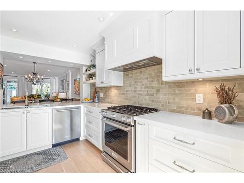 2329 Marine Drive, Oakville, ON - Indoor Photo Showing Kitchen With Upgraded Kitchen