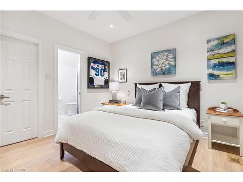 2329 Marine Drive, Oakville, ON - Indoor Photo Showing Bedroom