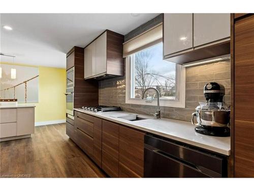 5 Woodelm Drive, St. Catharines, ON - Indoor Photo Showing Kitchen