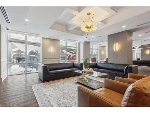 1001-450 Dundas Street E, Waterdown, ON - Indoor Photo Showing Living Room