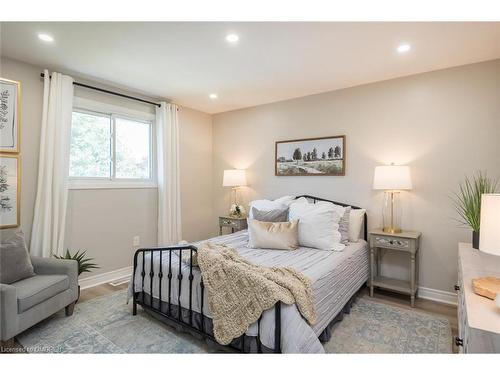 25 Duchess Drive, Cambridge, ON - Indoor Photo Showing Bedroom