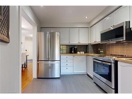 6-2215 Cleaver Avenue, Burlington, ON - Indoor Photo Showing Kitchen