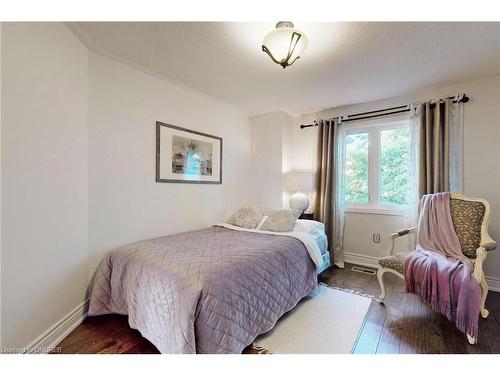 1196 Lindsay Drive, Oakville, ON - Indoor Photo Showing Bedroom