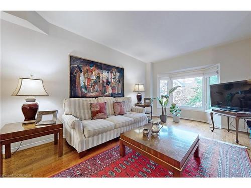 1196 Lindsay Drive, Oakville, ON - Indoor Photo Showing Living Room