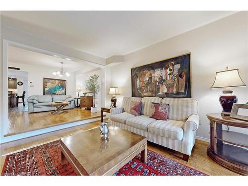 1196 Lindsay Drive, Oakville, ON - Indoor Photo Showing Living Room