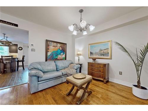 1196 Lindsay Drive, Oakville, ON - Indoor Photo Showing Living Room