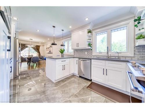 771 Dack Boulevard, Mississauga, ON - Indoor Photo Showing Kitchen With Upgraded Kitchen