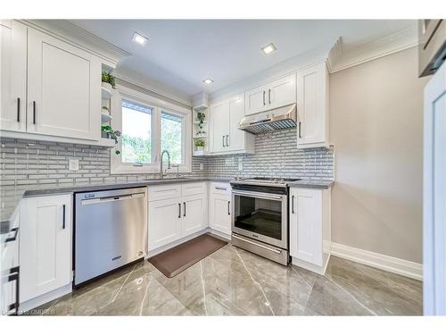 771 Dack Boulevard, Mississauga, ON - Indoor Photo Showing Kitchen With Upgraded Kitchen