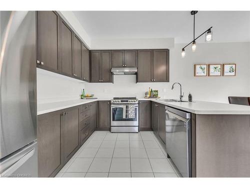 22 Ovation Drive, Thorold, ON - Indoor Photo Showing Kitchen