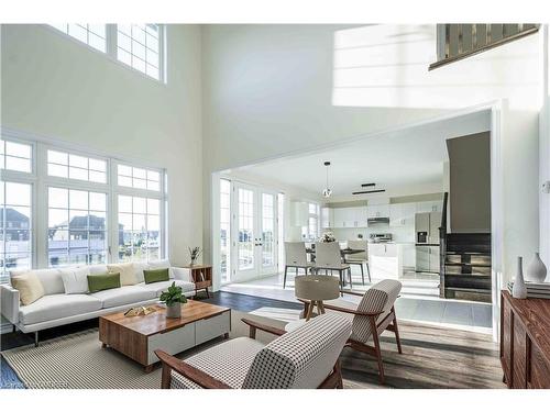 47 East Vista Terrace, Quinte West, ON - Indoor Photo Showing Living Room