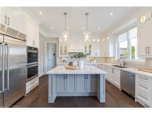 339 Morden Road, Oakville, ON - Indoor Photo Showing Kitchen With Double Sink With Upgraded Kitchen