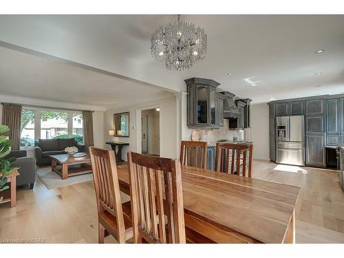 4504 Hawthorne Drive, Burlington, ON - Indoor Photo Showing Dining Room