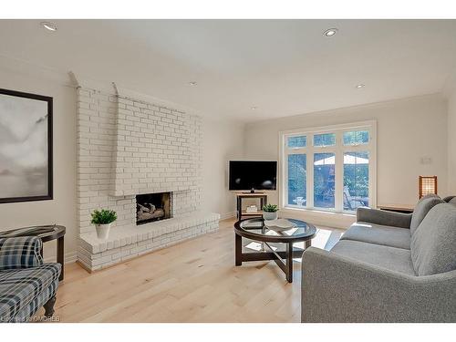 4504 Hawthorne Drive, Burlington, ON - Indoor Photo Showing Living Room With Fireplace