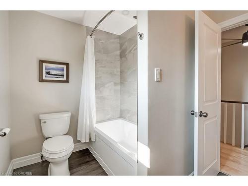 4504 Hawthorne Drive, Burlington, ON - Indoor Photo Showing Bathroom