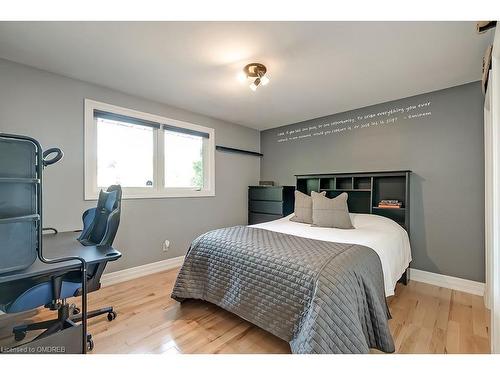 4504 Hawthorne Drive, Burlington, ON - Indoor Photo Showing Bedroom