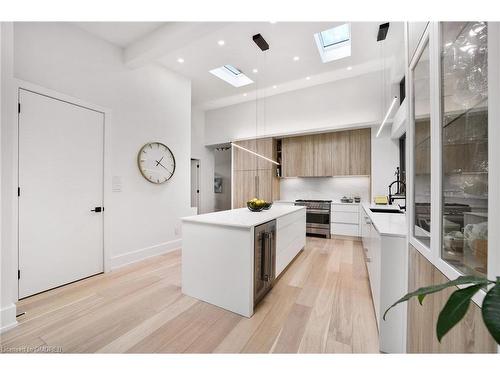 344 Dalewood Drive, Oakville, ON - Indoor Photo Showing Kitchen