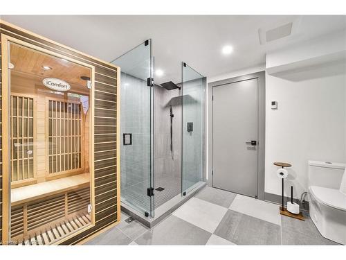 344 Dalewood Drive, Oakville, ON - Indoor Photo Showing Bathroom