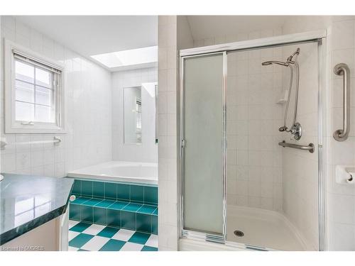 57 Orr Crescent, Stoney Creek, ON - Indoor Photo Showing Bathroom