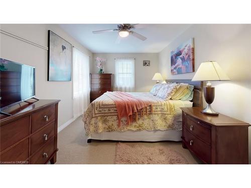 937 Burrows Gate, Milton, ON - Indoor Photo Showing Bedroom