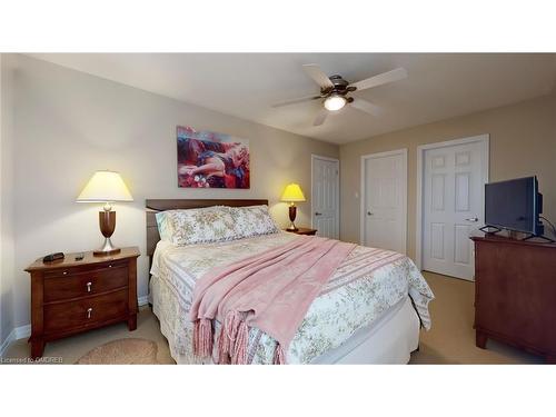 937 Burrows Gate, Milton, ON - Indoor Photo Showing Bedroom