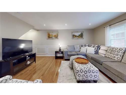 937 Burrows Gate, Milton, ON - Indoor Photo Showing Living Room