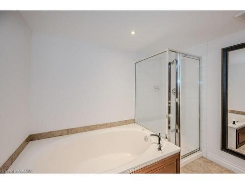 48B-1084 Queen Street W, Mississauga, ON - Indoor Photo Showing Bathroom