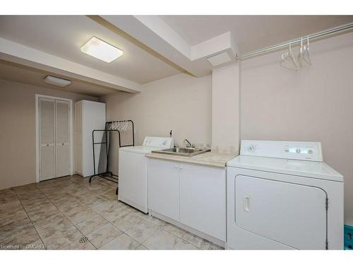 48B-1084 Queen Street W, Mississauga, ON - Indoor Photo Showing Laundry Room