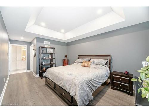 323 Regatta Drive, Welland, ON - Indoor Photo Showing Bedroom