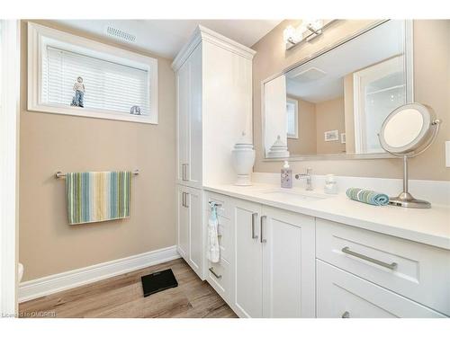 323 Regatta Drive, Welland, ON - Indoor Photo Showing Bathroom