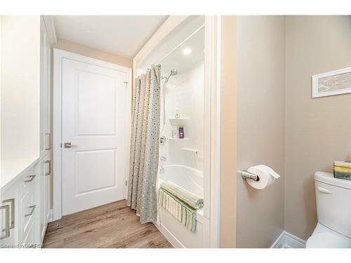 323 Regatta Drive, Welland, ON - Indoor Photo Showing Bathroom