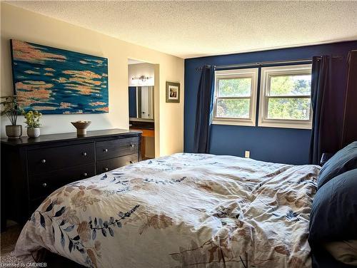 1160 Montgomery Drive, Oakville, ON - Indoor Photo Showing Bedroom