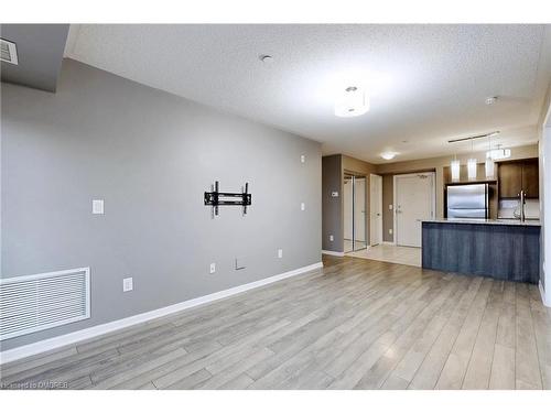 305-1005 Nadalin Heights, Halton, ON - Indoor Photo Showing Kitchen