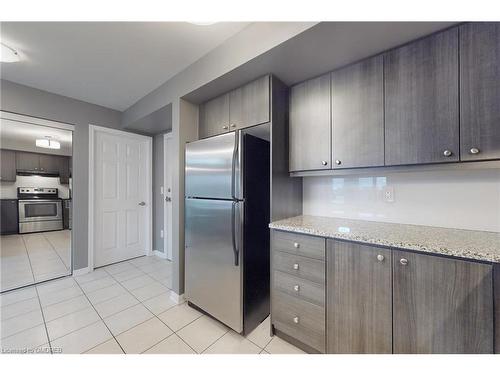 305-1005 Nadalin Heights, Halton, ON - Indoor Photo Showing Kitchen