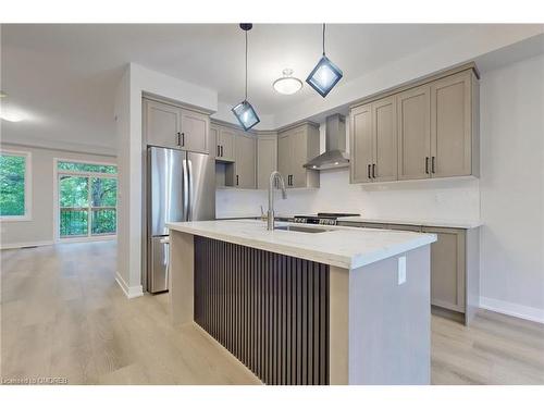 4-445 Ontario Street South Street, Milton, ON - Indoor Photo Showing Kitchen With Stainless Steel Kitchen With Upgraded Kitchen