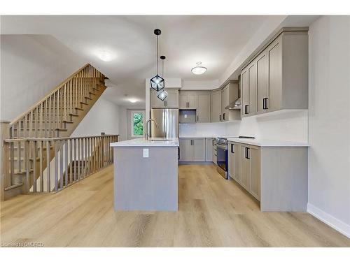 4-445 Ontario Street South Street, Milton, ON - Indoor Photo Showing Kitchen