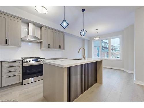 4-445 Ontario Street South Street, Milton, ON - Indoor Photo Showing Kitchen With Upgraded Kitchen