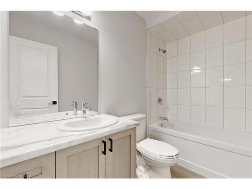 4-445 Ontario Street South Street, Milton, ON - Indoor Photo Showing Bathroom