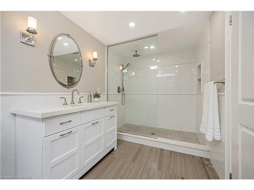 884 Hemlock Drive, Milton, ON - Indoor Photo Showing Bathroom