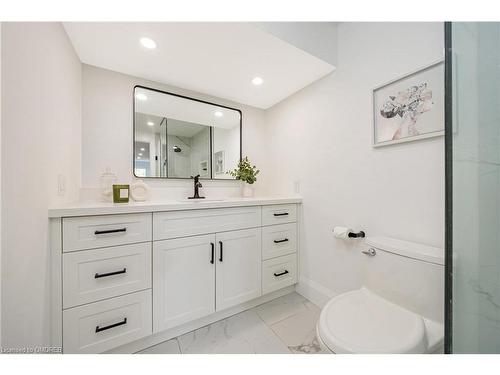 884 Hemlock Drive, Milton, ON - Indoor Photo Showing Bathroom