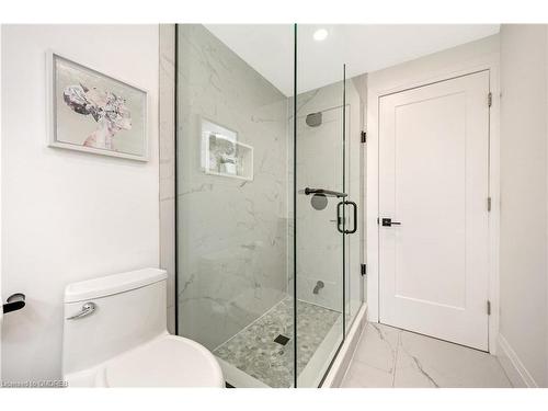 884 Hemlock Drive, Milton, ON - Indoor Photo Showing Bathroom