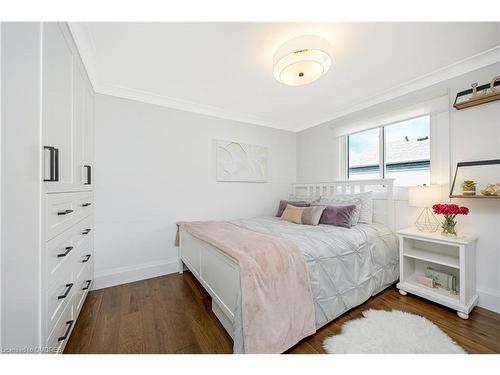 884 Hemlock Drive, Milton, ON - Indoor Photo Showing Bedroom