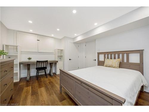 884 Hemlock Drive, Milton, ON - Indoor Photo Showing Bedroom