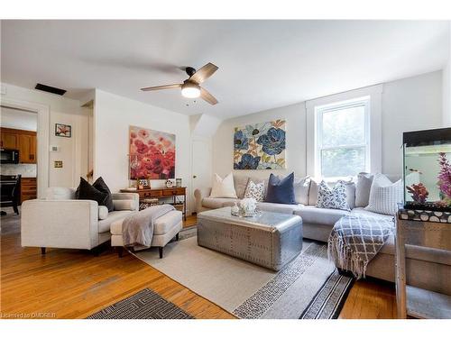 5777 Third Line, Guelph/Eramosa, ON - Indoor Photo Showing Living Room